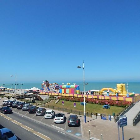 Residence Du Bord De Mer 9 Appartements Avec Une Vraie Vue Mer Le Treport Bagian luar foto