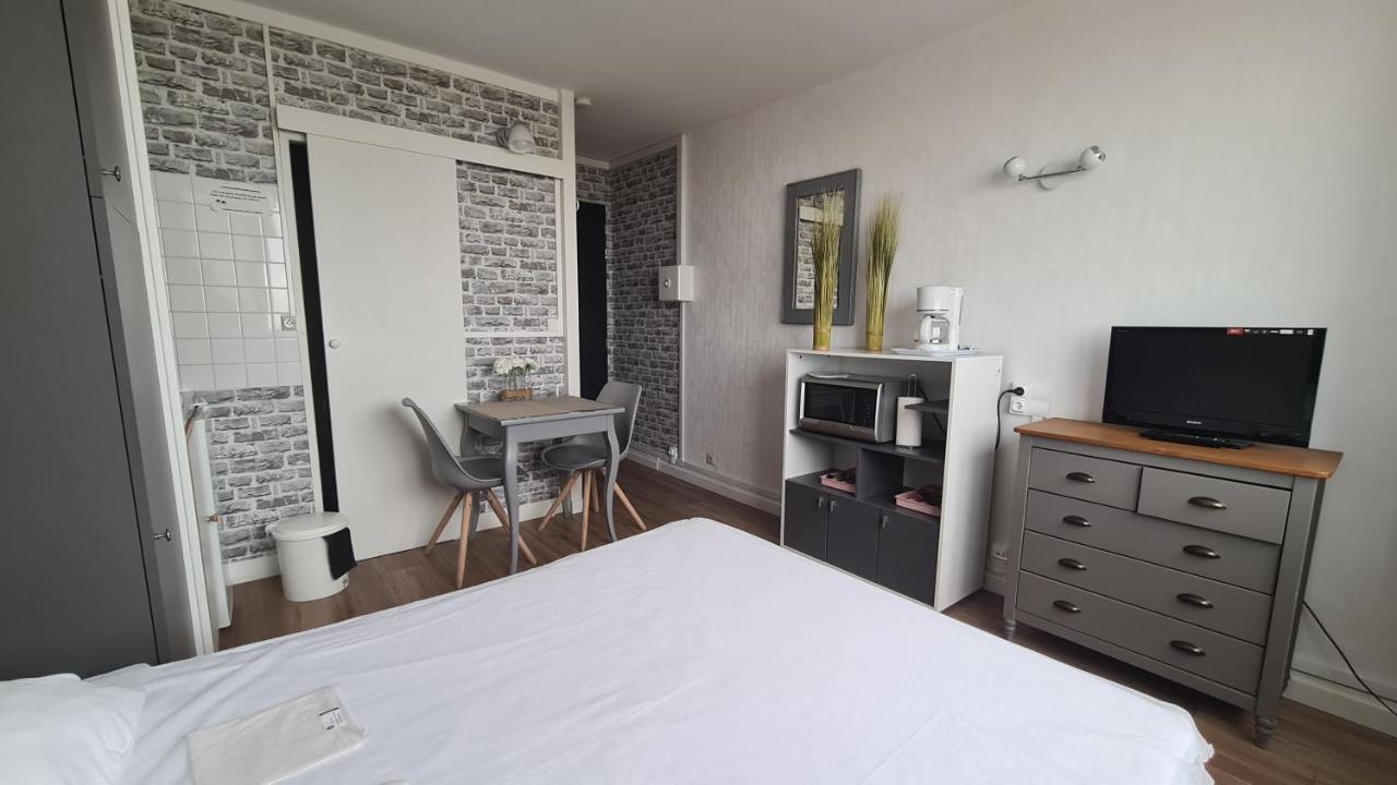 Residence Du Bord De Mer 9 Appartements Avec Une Vraie Vue Mer Le Treport Bagian luar foto