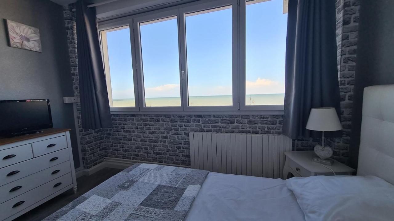 Residence Du Bord De Mer 9 Appartements Avec Une Vraie Vue Mer Le Treport Bagian luar foto