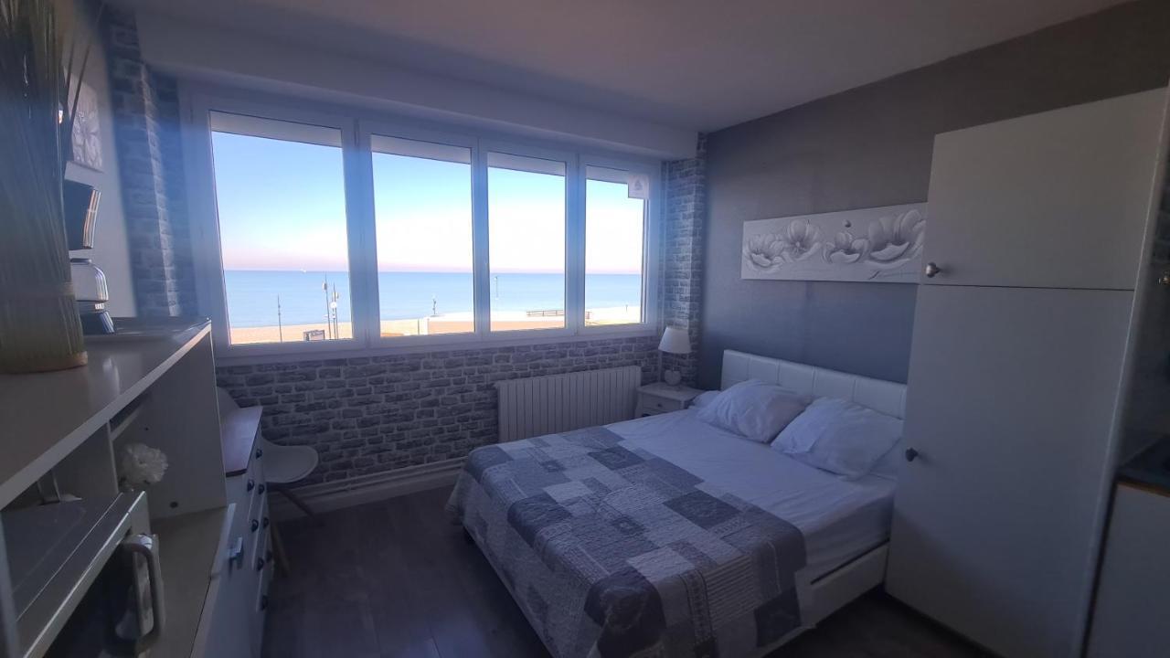 Residence Du Bord De Mer 9 Appartements Avec Une Vraie Vue Mer Le Treport Bagian luar foto
