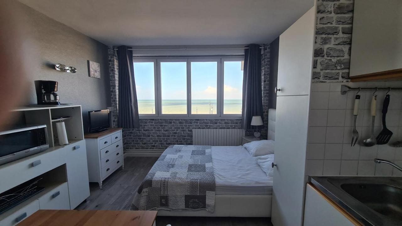 Residence Du Bord De Mer 9 Appartements Avec Une Vraie Vue Mer Le Treport Bagian luar foto