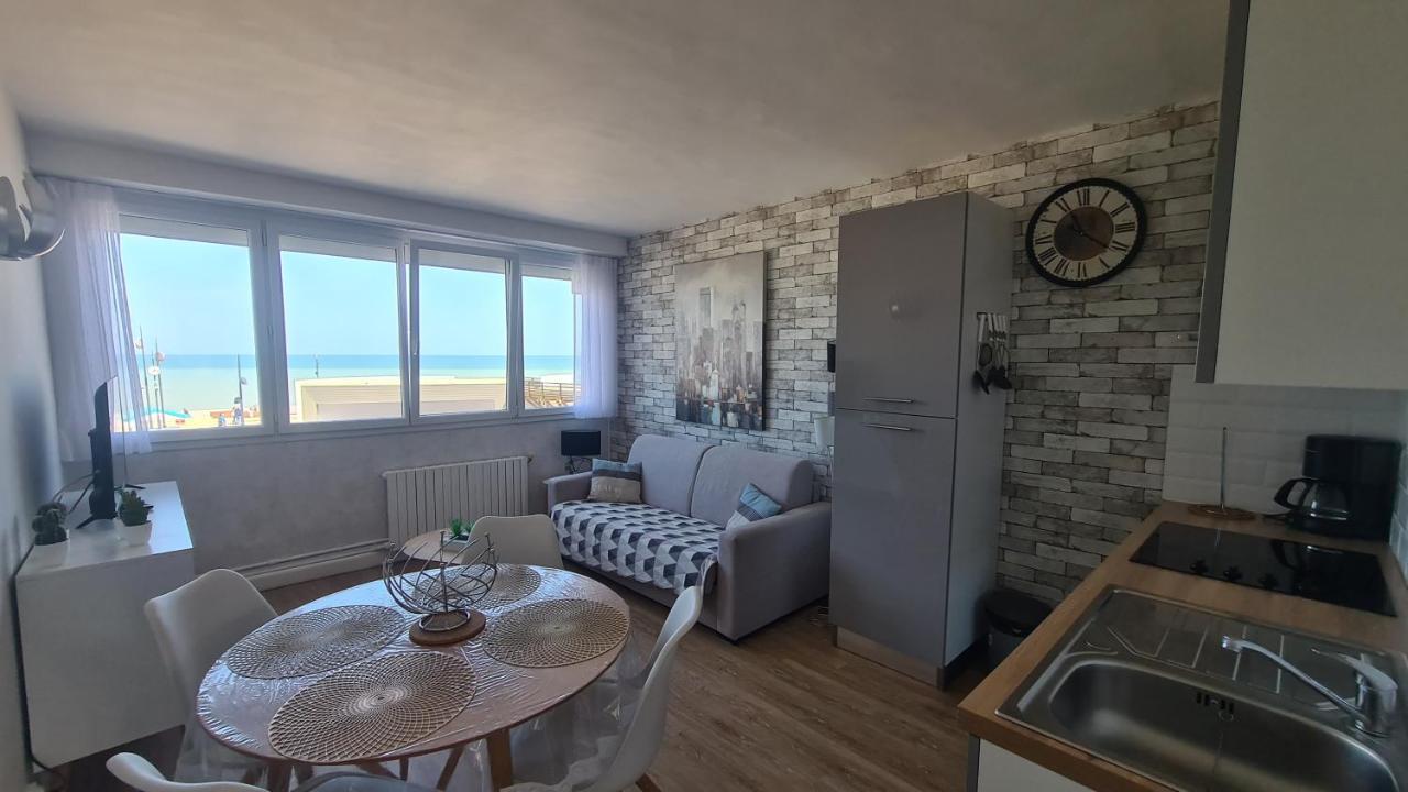 Residence Du Bord De Mer 9 Appartements Avec Une Vraie Vue Mer Le Treport Bagian luar foto