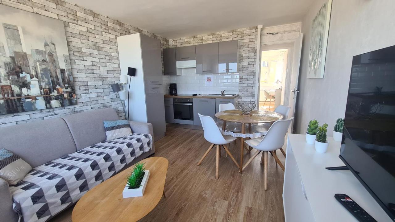 Residence Du Bord De Mer 9 Appartements Avec Une Vraie Vue Mer Le Treport Bagian luar foto