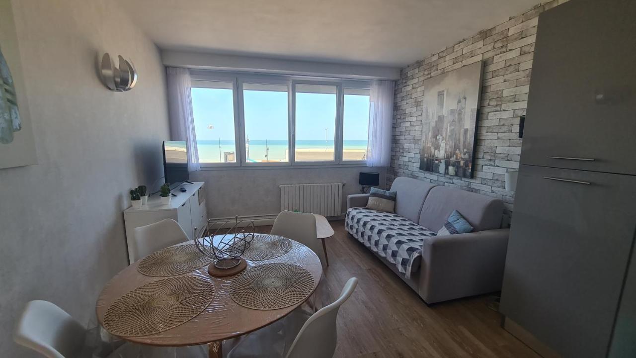 Residence Du Bord De Mer 9 Appartements Avec Une Vraie Vue Mer Le Treport Bagian luar foto