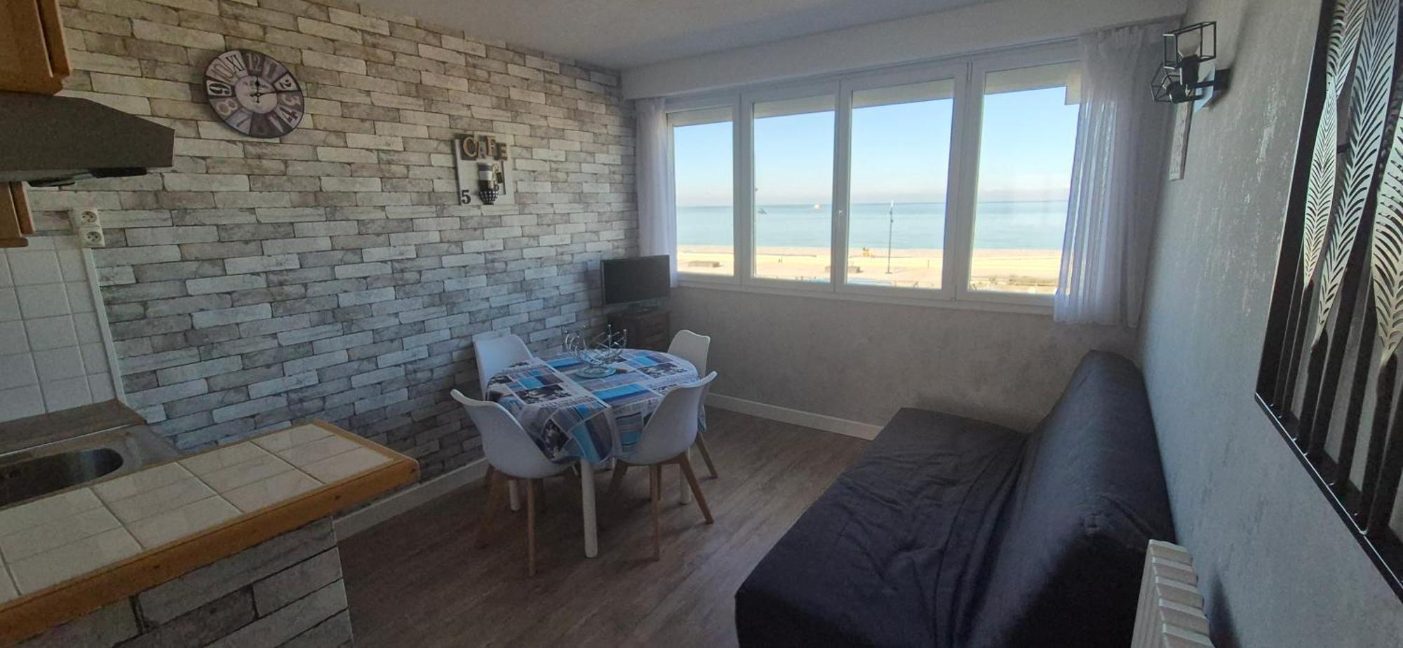 Residence Du Bord De Mer 9 Appartements Avec Une Vraie Vue Mer Le Treport Bagian luar foto