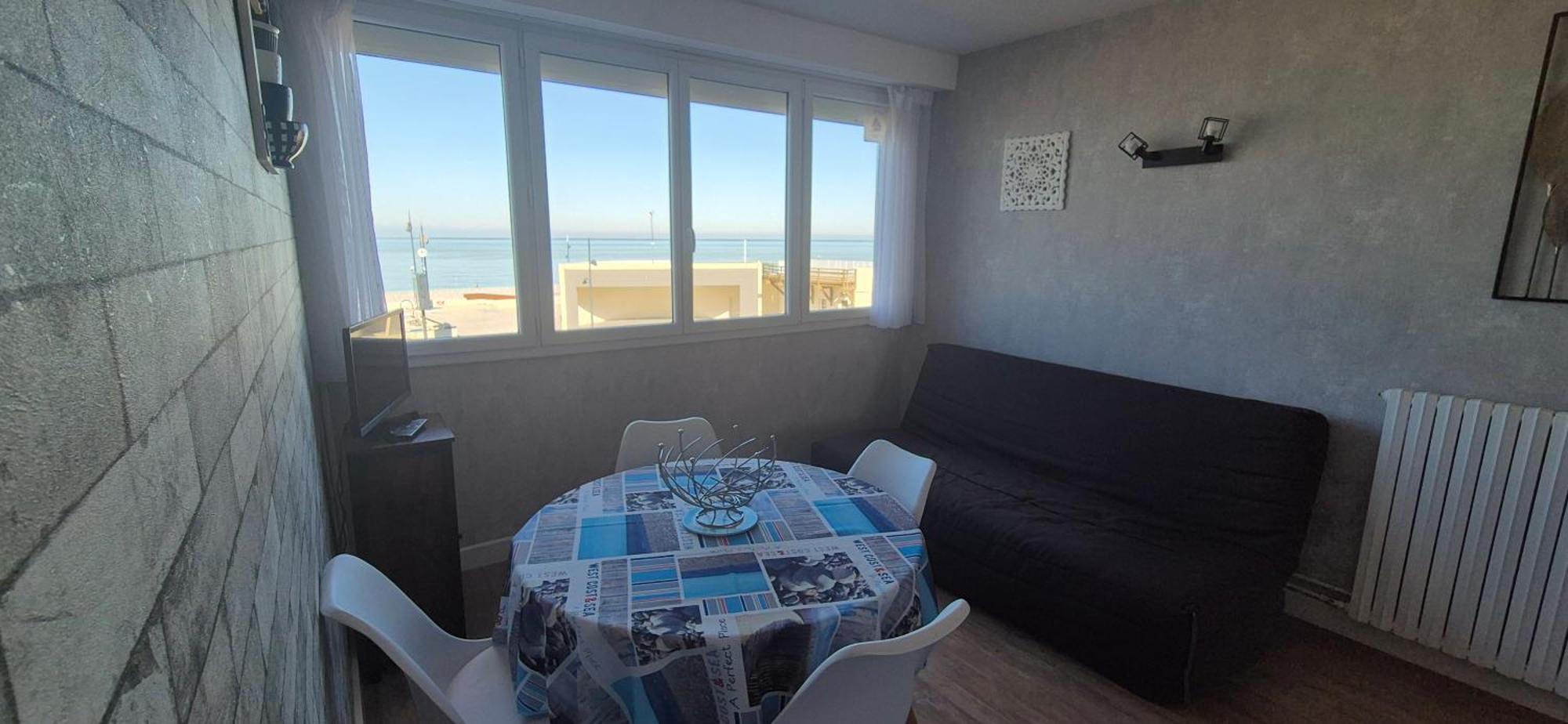 Residence Du Bord De Mer 9 Appartements Avec Une Vraie Vue Mer Le Treport Bagian luar foto