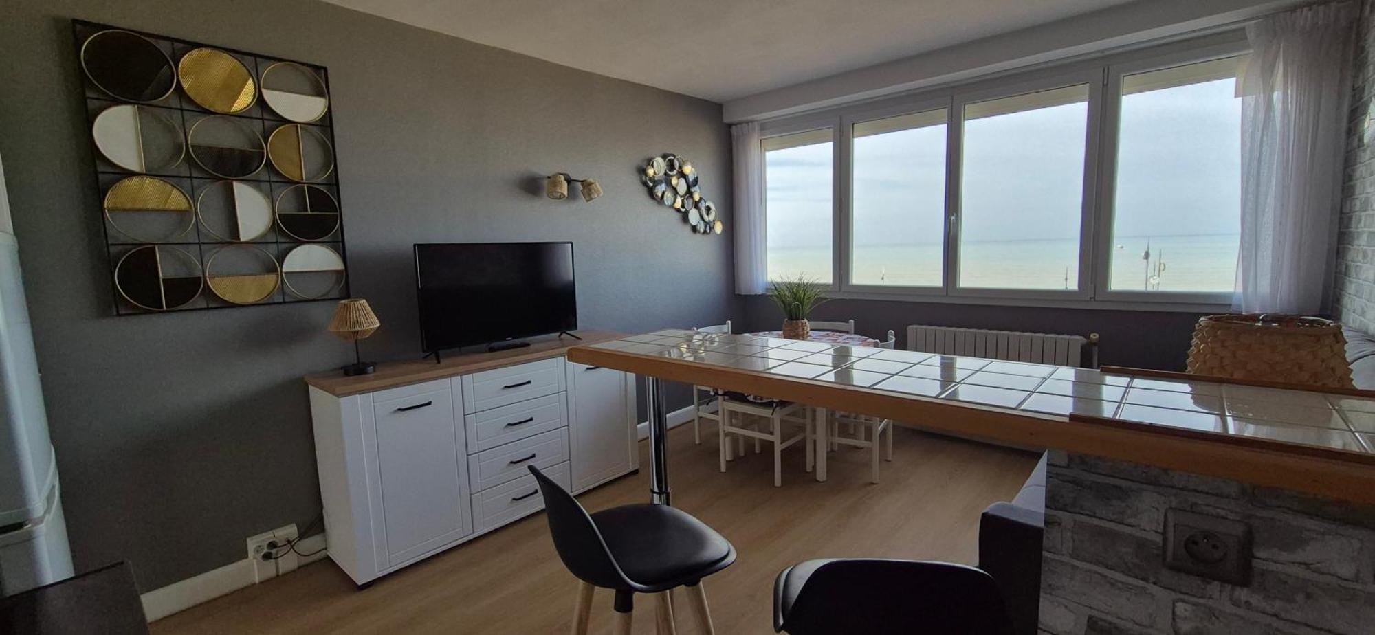 Residence Du Bord De Mer 9 Appartements Avec Une Vraie Vue Mer Le Treport Bagian luar foto