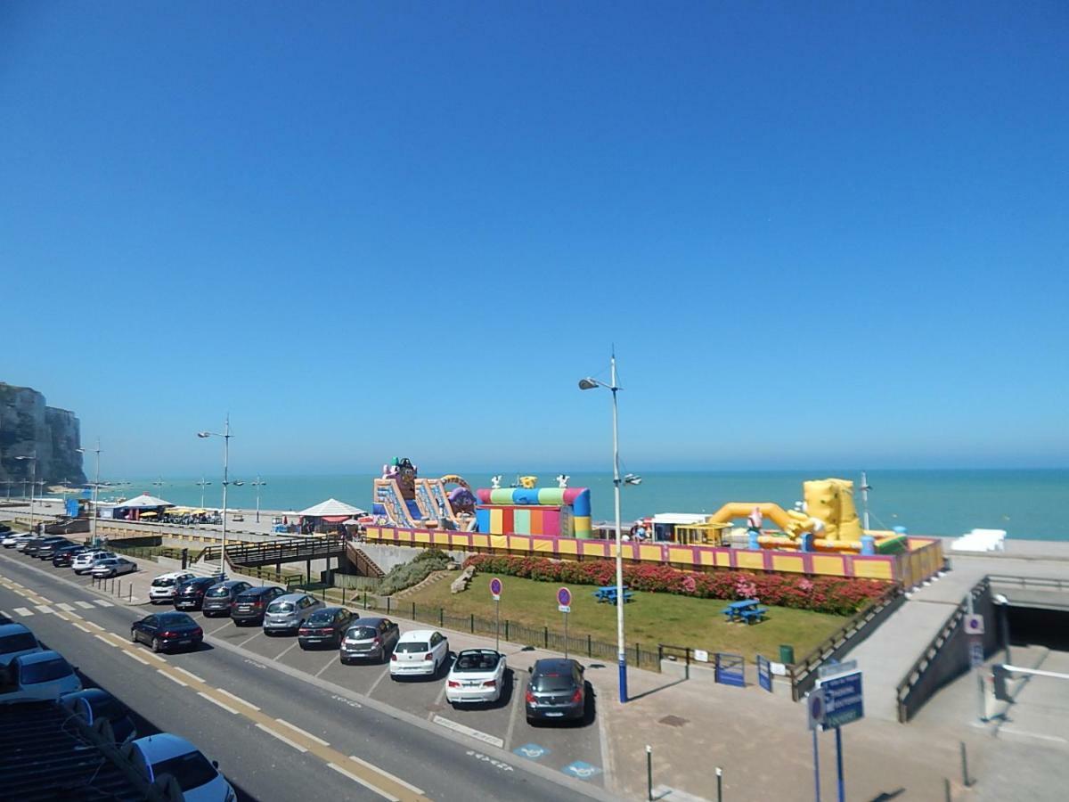 Residence Du Bord De Mer 9 Appartements Avec Une Vraie Vue Mer Le Treport Bagian luar foto